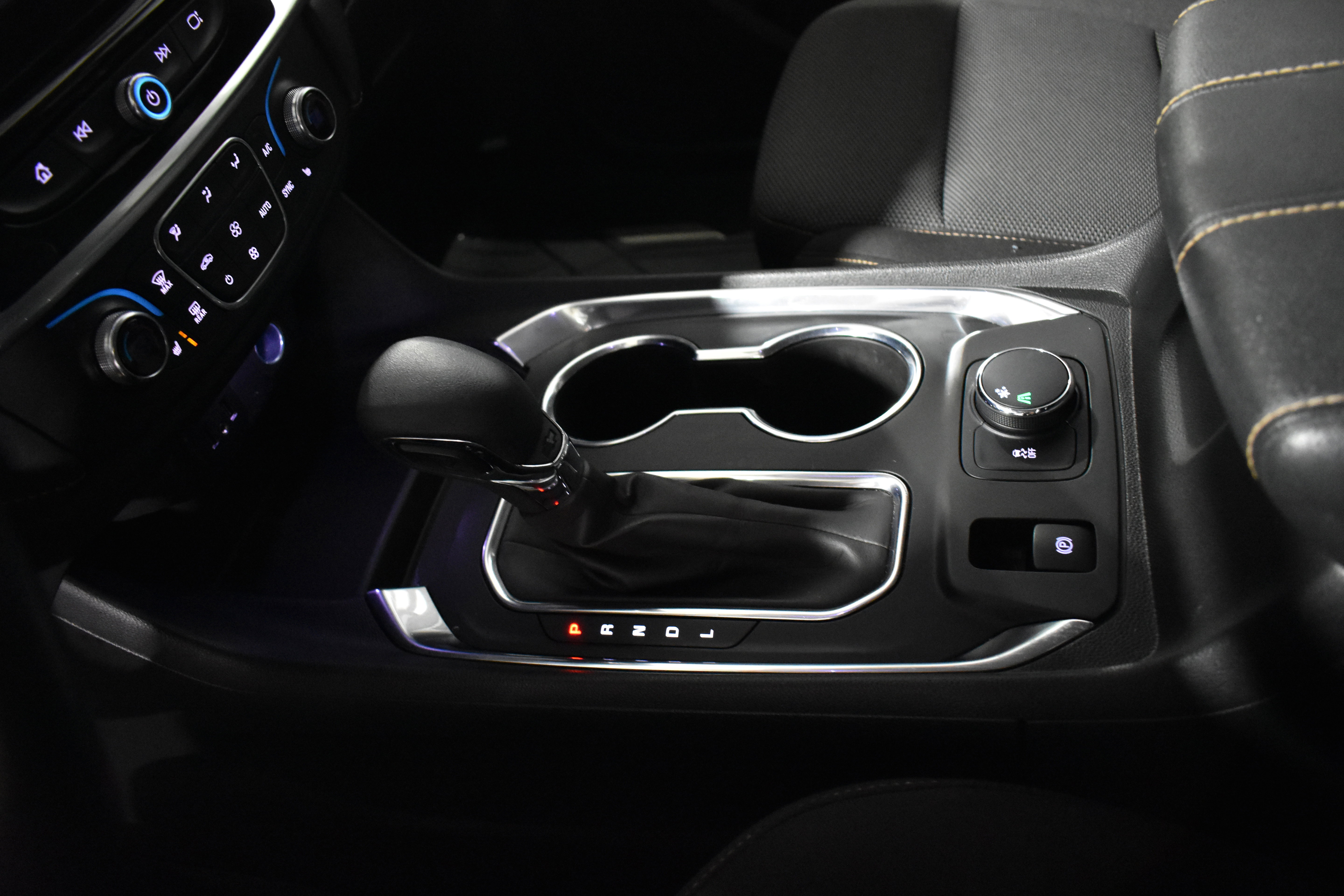 Used 2021 Chevrolet Traverse LT image 20