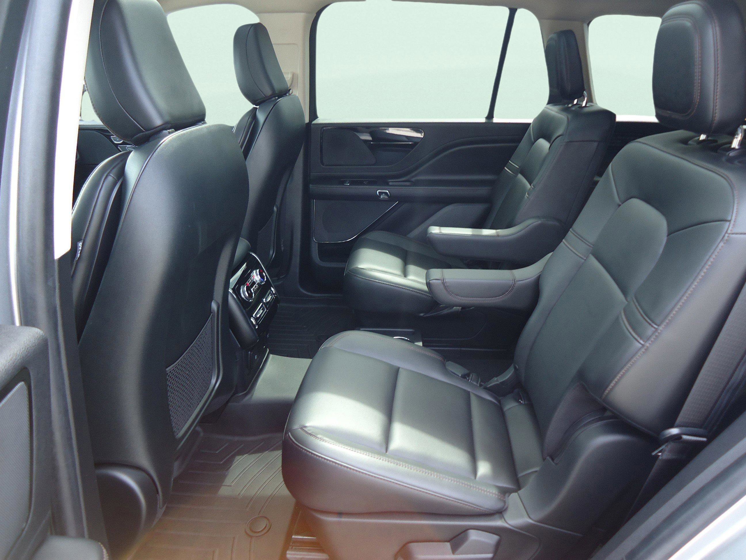 Used 2022 Lincoln Aviator AWD w/ Premium Package image 29