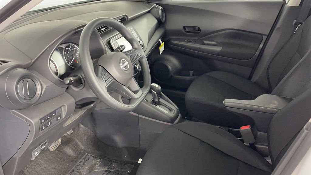 New 2025 Nissan Kicks Play S image 11