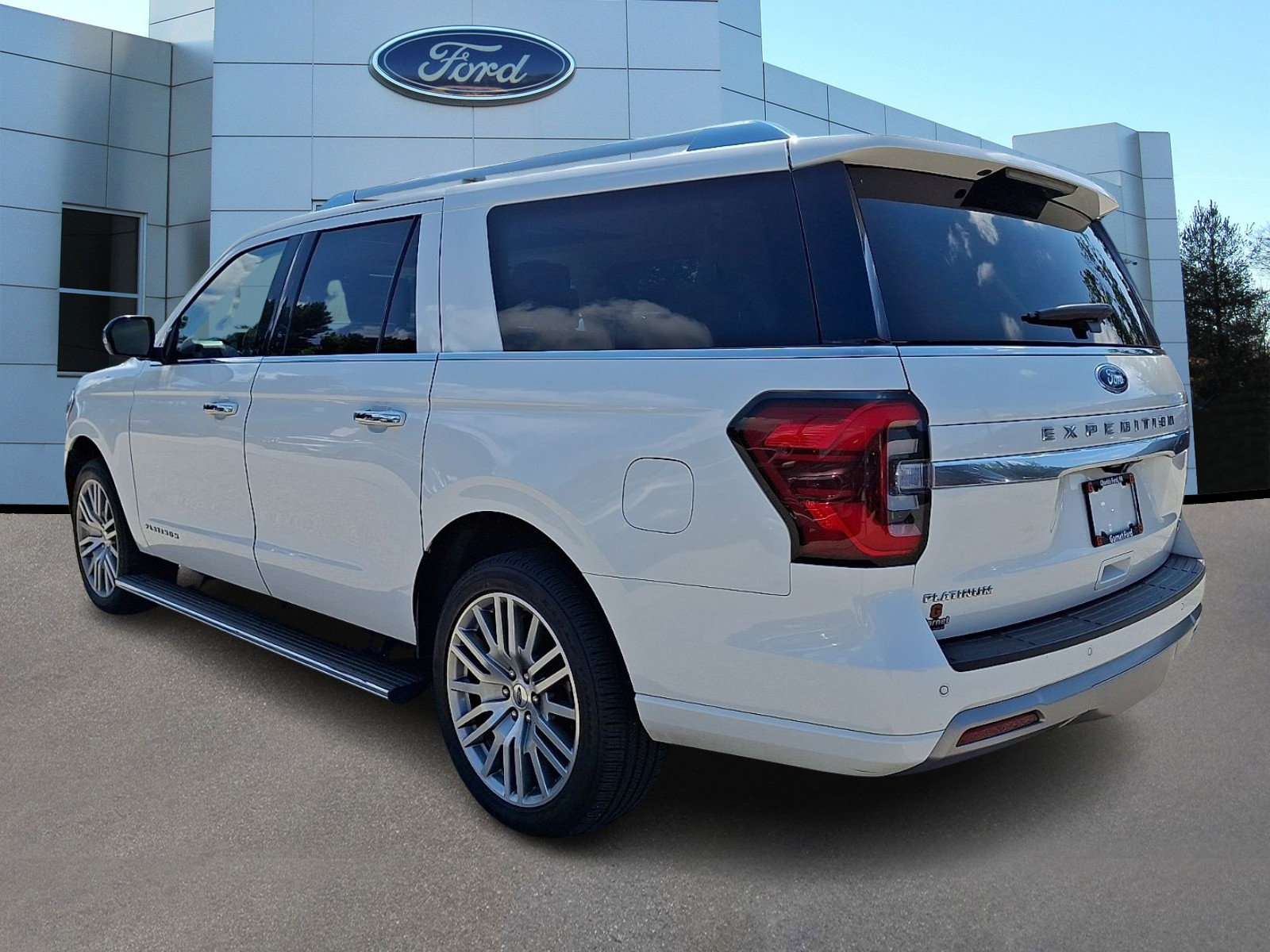 Certified 2023 Ford Expedition Max Platinum AWD/4WD image 5