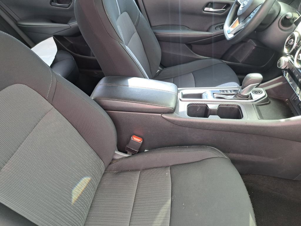 Used 2025 Nissan Sentra SV image 18