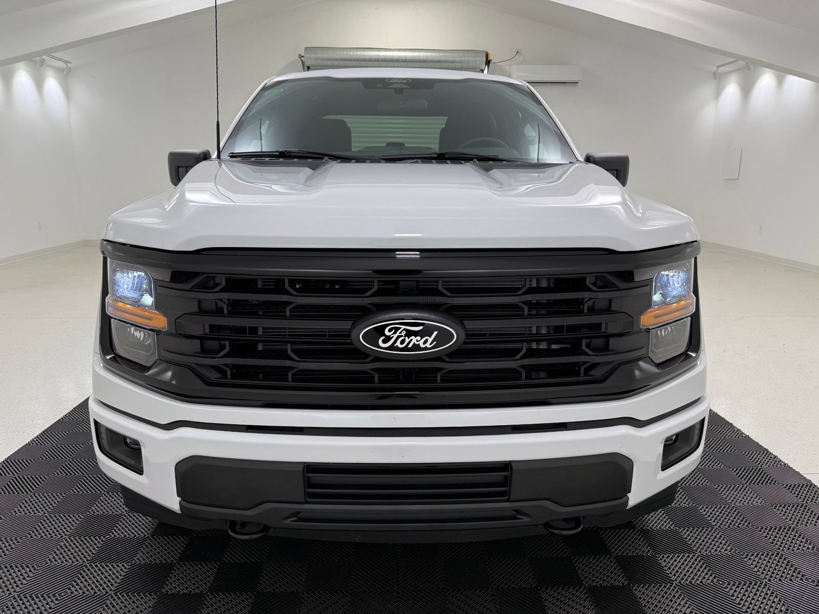 New 2026 Ford F150 XLT w/ XLT Black Appearance Package AWD/4WD image 2