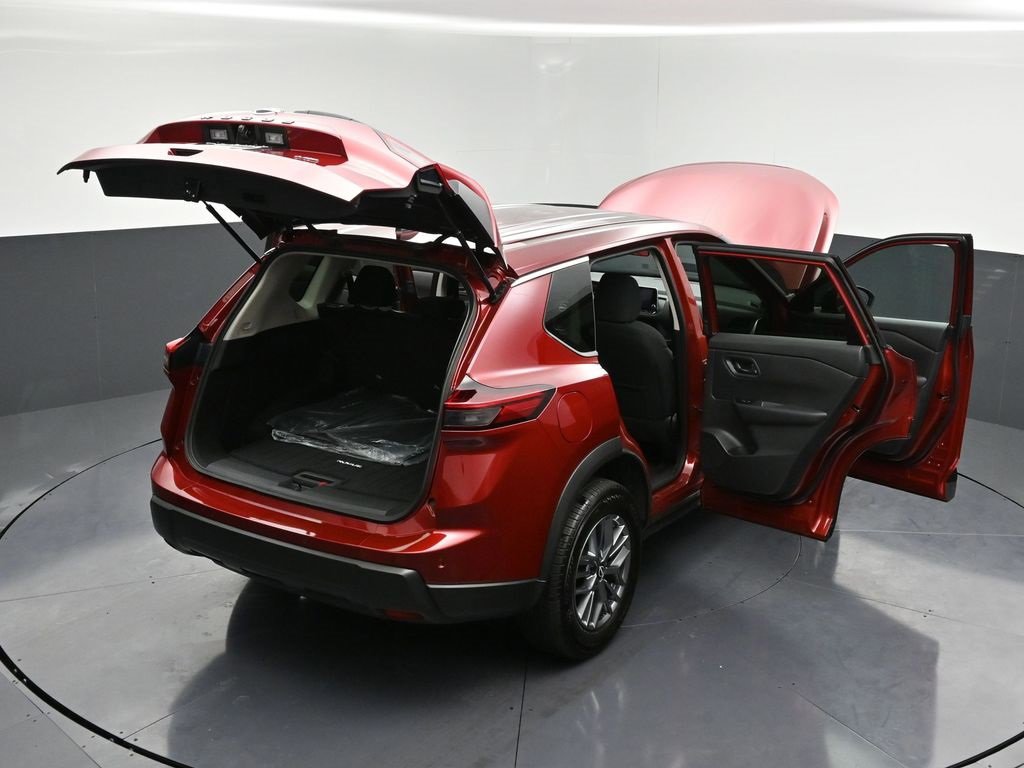 Certified 2025 Nissan Rogue S image 33