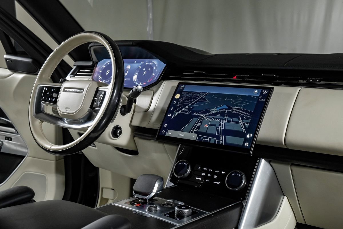 Used 2023 Land Rover Range Rover SE image 23
