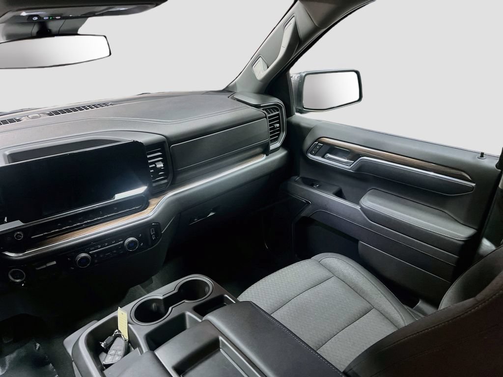 Used 2025 Chevrolet Silverado 1500 LT AWD/4WD image 23