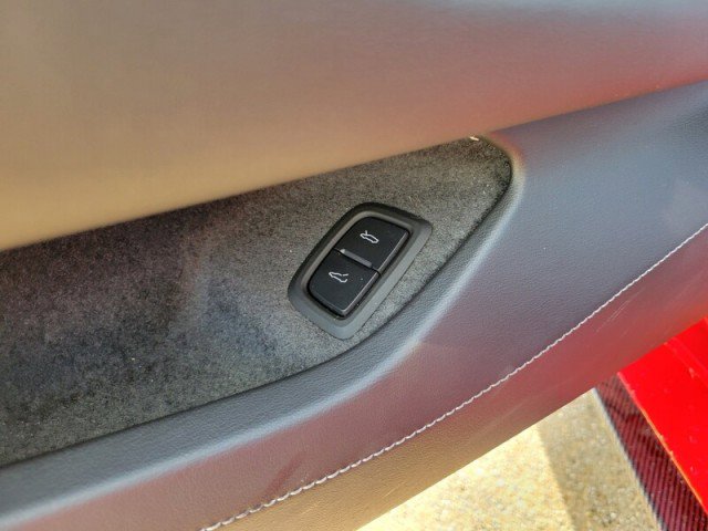 Used 2021 Chevrolet Corvette Stingray Convertible w/ Z51 Performance Package image 13