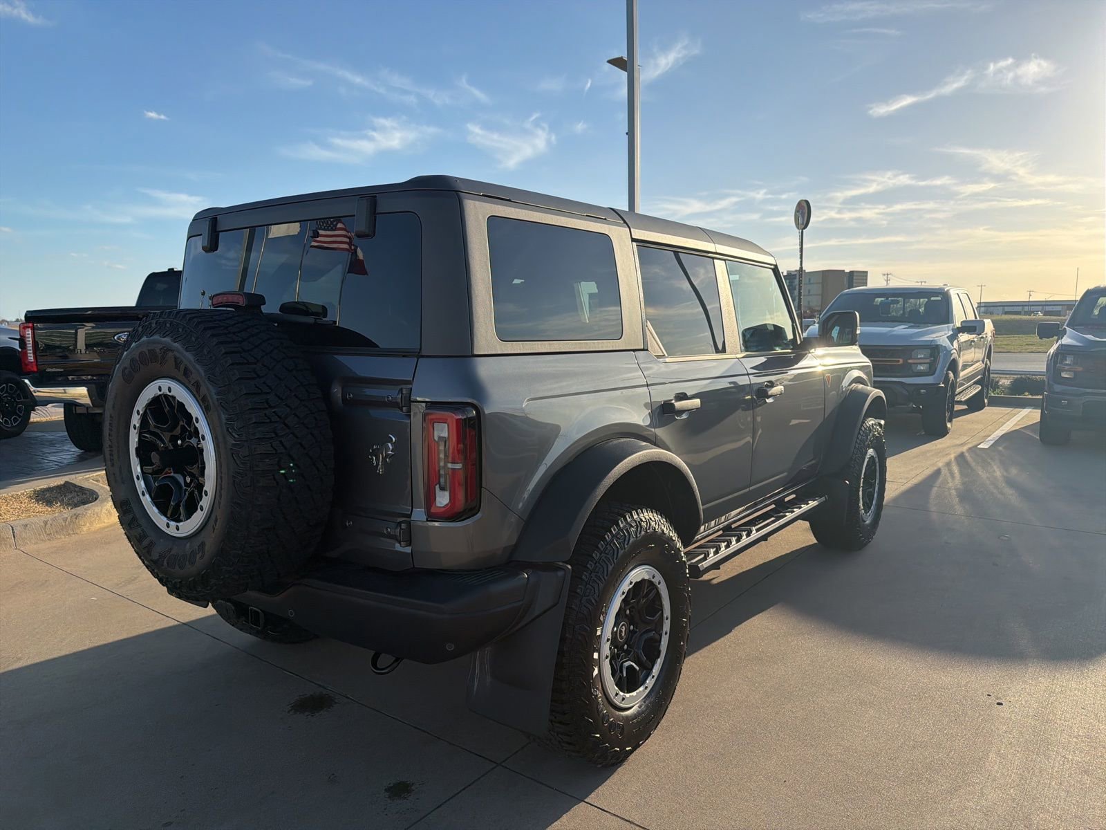 Used 2024 Ford Bronco Badlands image 6