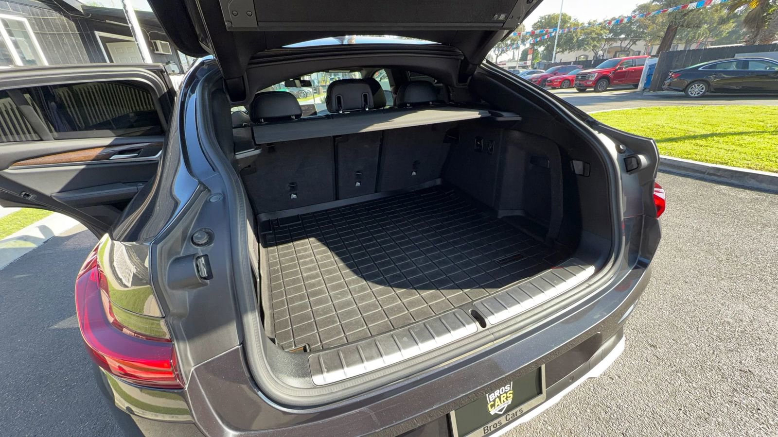 Used 2020 BMW X4 xDrive30i w/ Convenience Package image 32