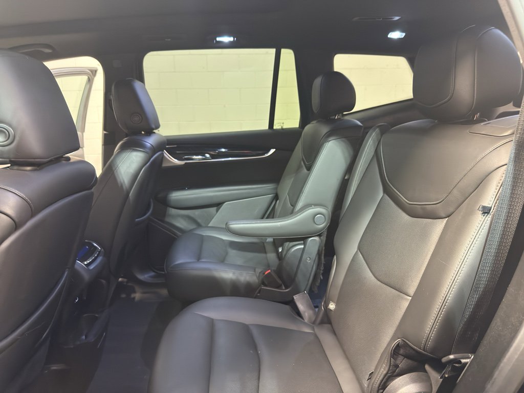 Used 2021 Cadillac XT6 Premium Luxury image 29