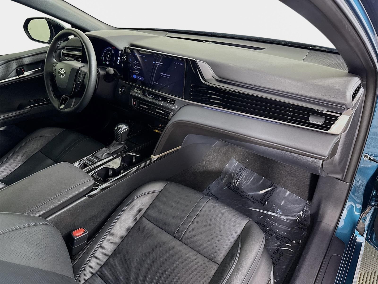 Used 2025 Toyota Camry XSE FWD image 29