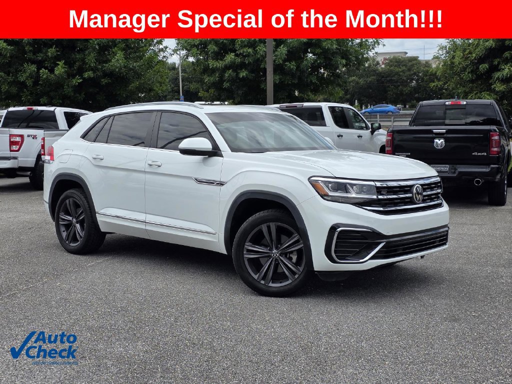 Used 2021 Volkswagen Atlas Cross Sport SE w/ Panoramic Sunroof Package FWD image 2