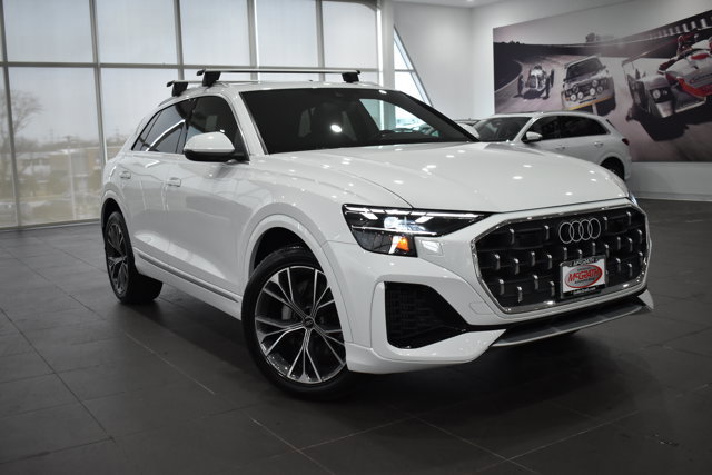Used 2025 Audi Q8 Premium image 39