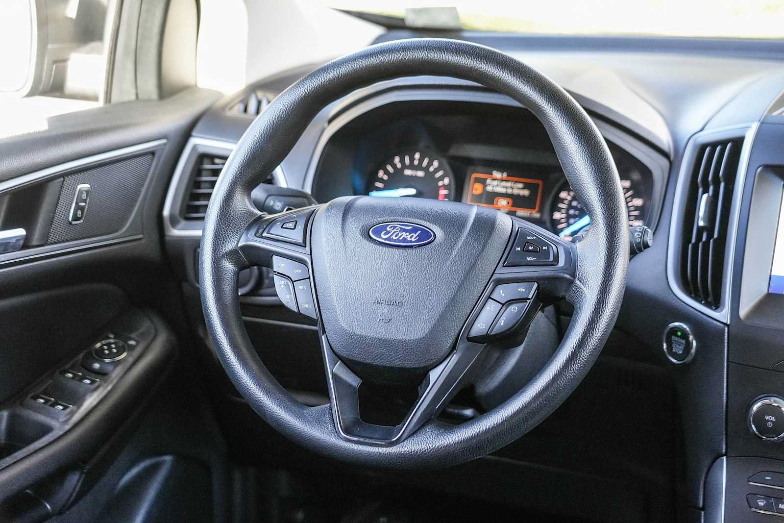 Used 2020 Ford Edge SE w/ Cargo Accessory Package AWD/4WD image 15