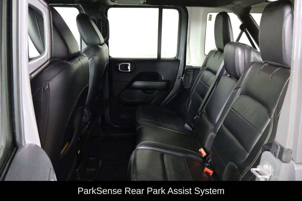 Used 2018 Jeep Wrangler Unlimited Sahara image 17