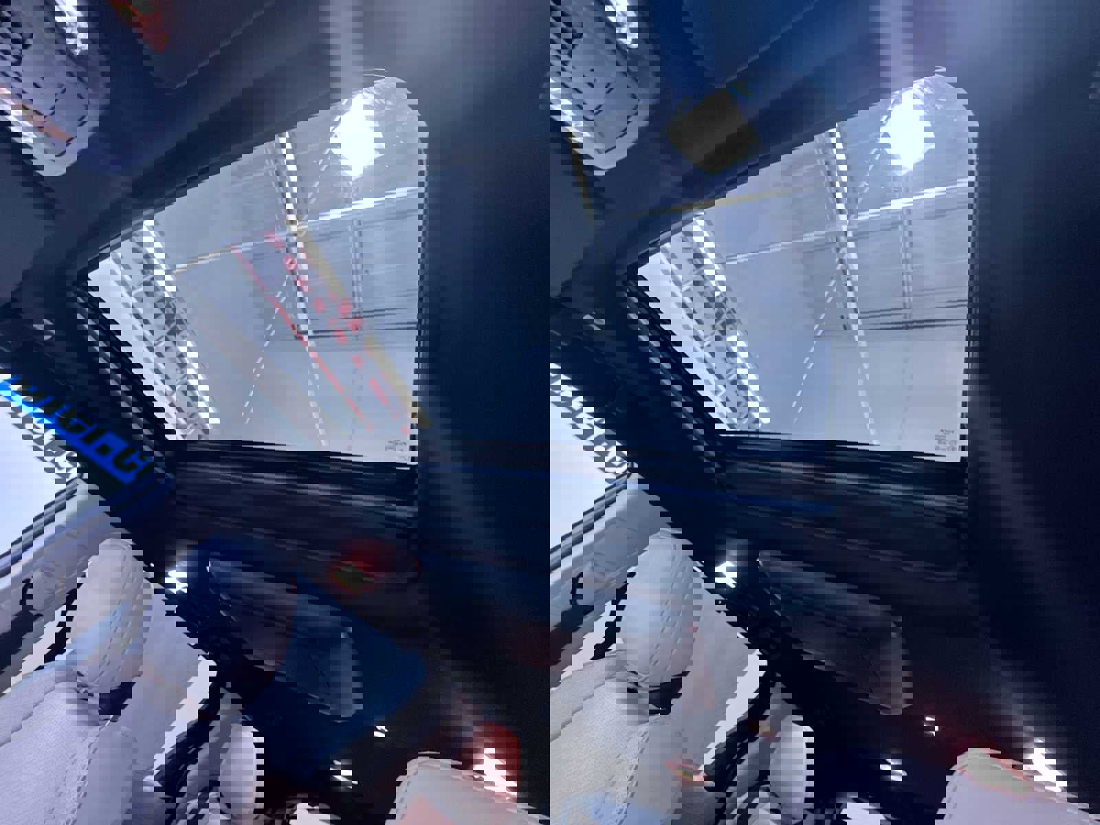 Used 2025 Toyota Sienna Limited image 42