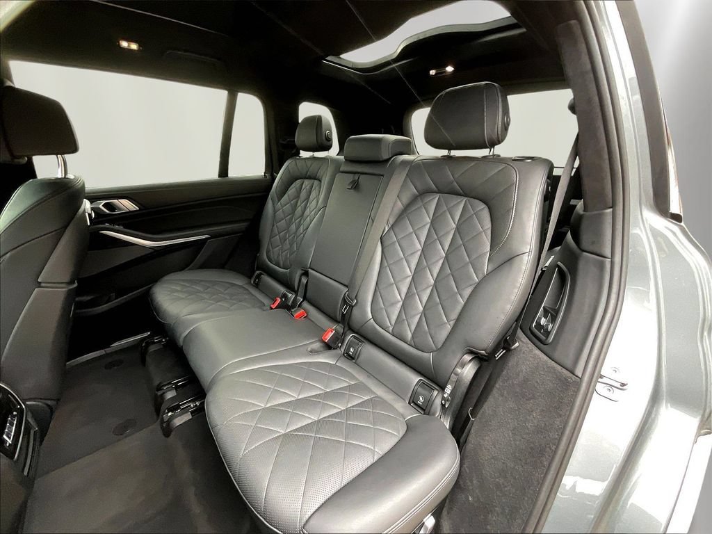 Used 2024 BMW X7 xDrive40i w/ M Sport Package AWD/4WD image 22
