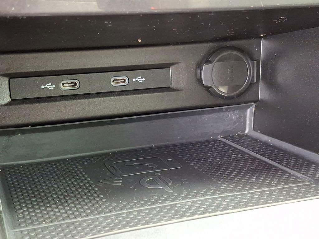 Used 2021 Volkswagen Tiguan SE image 25