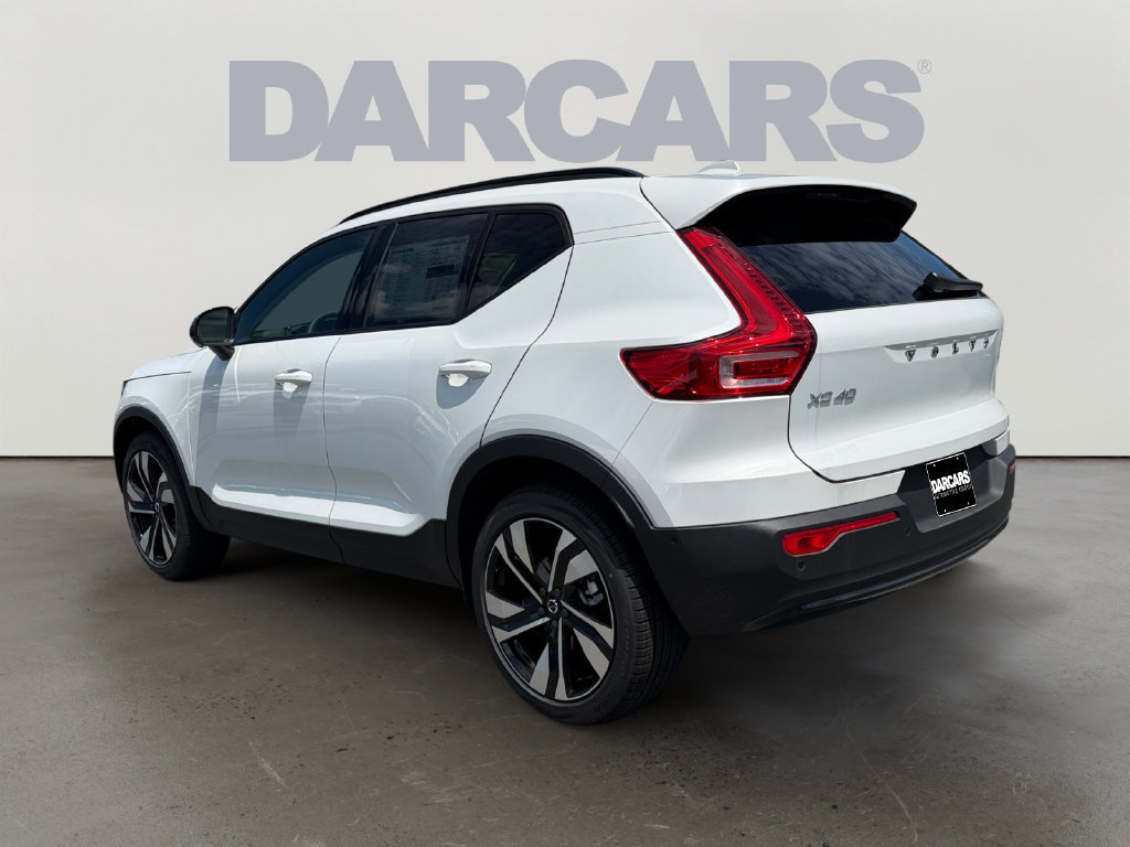 New 2026 Volvo XC40 B5 Plus w/ Climate Package AWD/4WD image 3