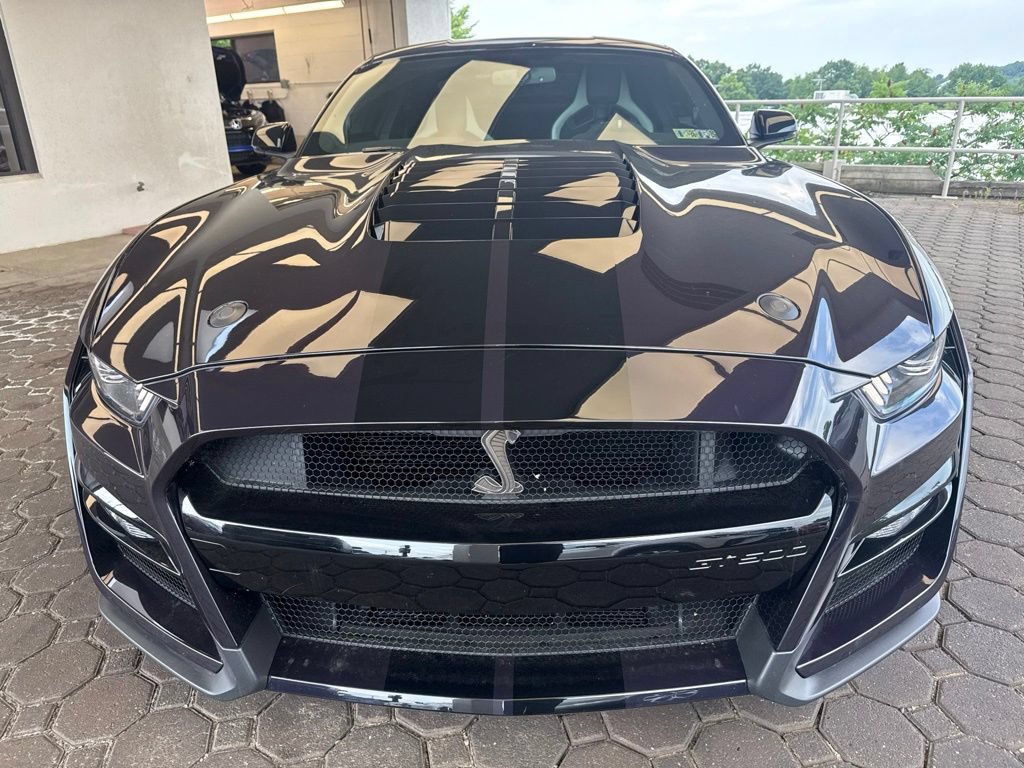 Used 2022 Ford Mustang Shelby GT500 w/ Carbon Fiber Track Pack RWD image 2