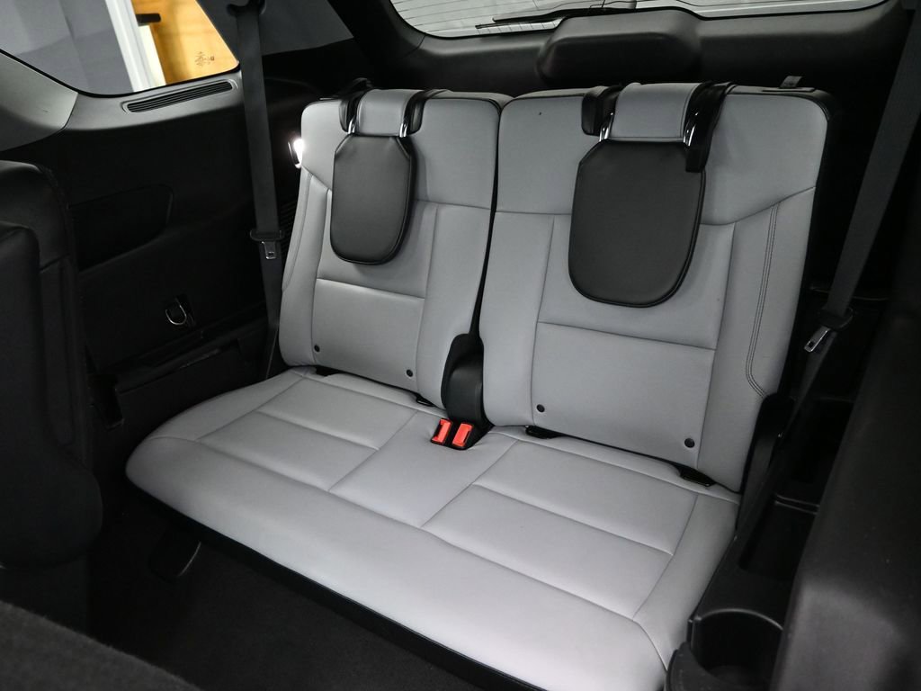 Used 2021 Ford Explorer XLT w/ Equipment Group 202A image 28