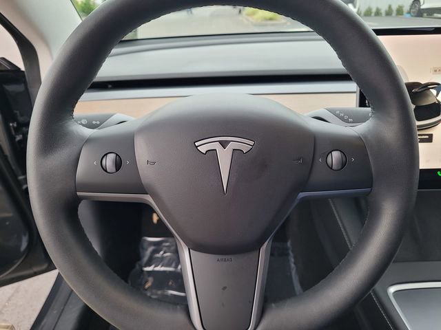 Used 2021 Tesla Model 3 Standard Range Plus image 23