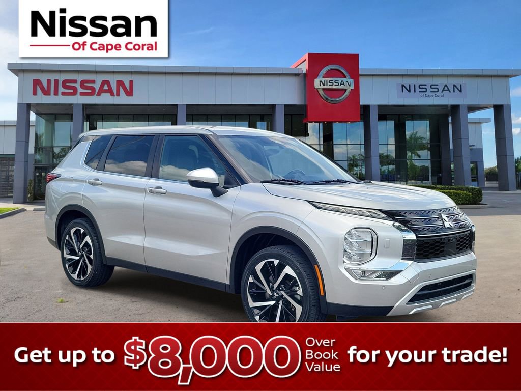 Used 2024 Mitsubishi Outlander SE