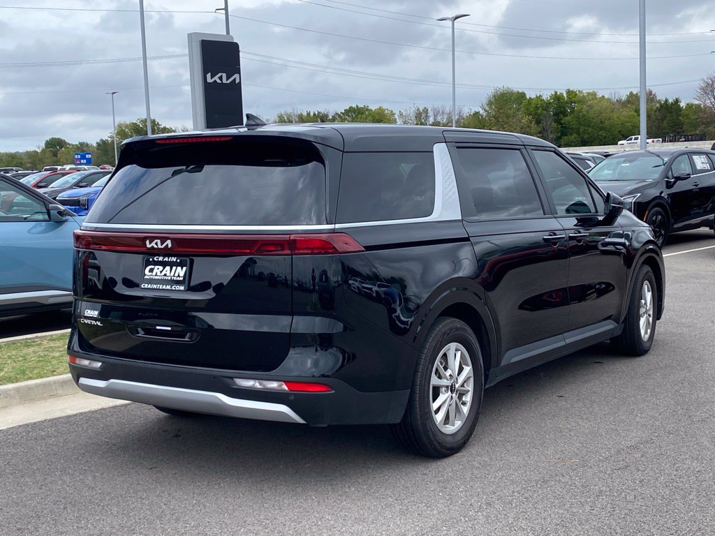 Certified 2024 Kia Carnival LX FWD image 7