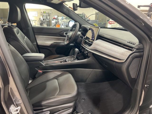 Used 2023 Jeep Compass Latitude AWD/4WD image 12