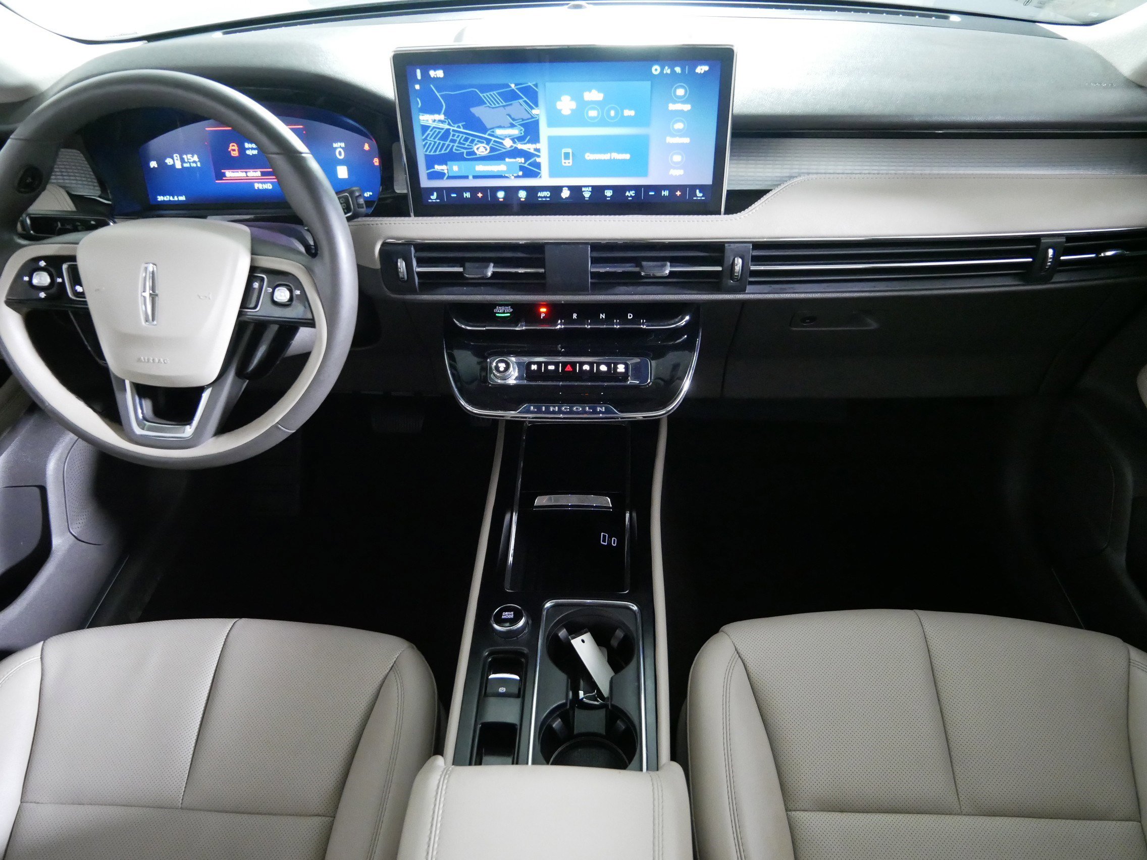 Used 2024 Lincoln Corsair Premiere w/ Equipment Group 101A image 10