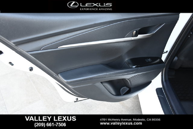 Used 2025 Toyota Camry SE FWD image 17