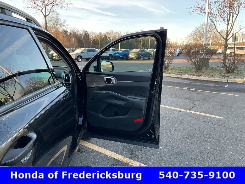 Used 2022 Kia Sorento S image 18