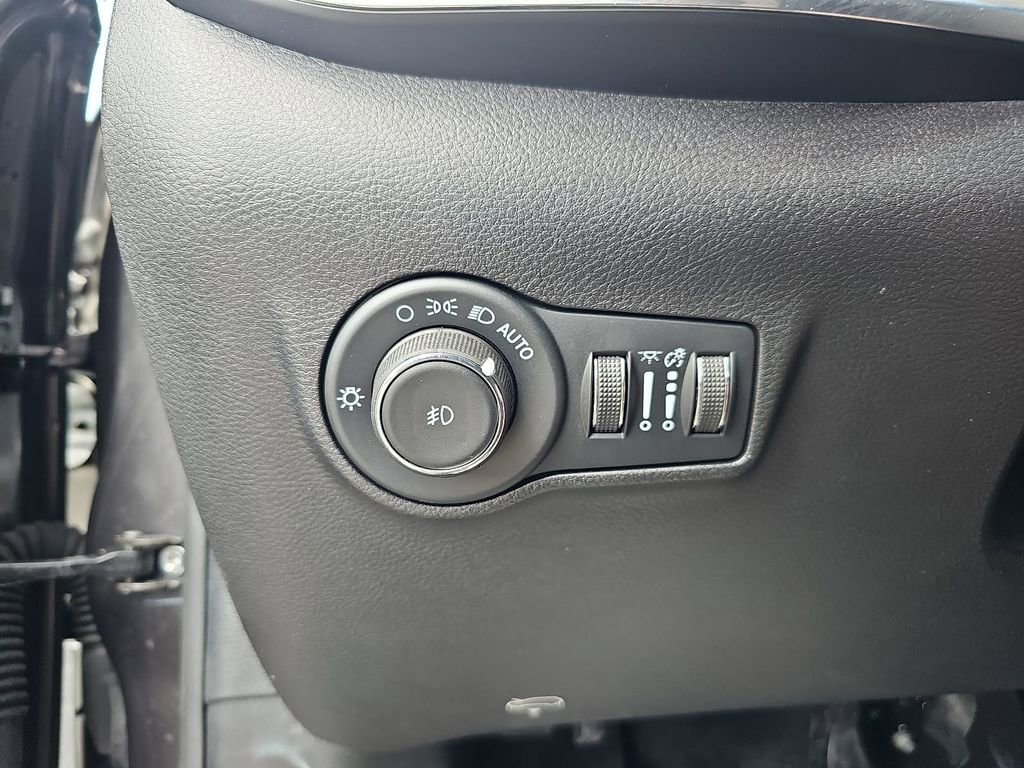 Used 2023 Jeep Compass Limited AWD/4WD image 24