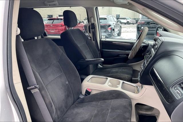 Used 2012 Dodge Grand Caravan SXT image 7