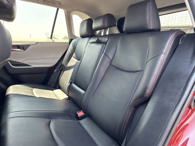 Used 2020 Toyota RAV4 XLE image 6