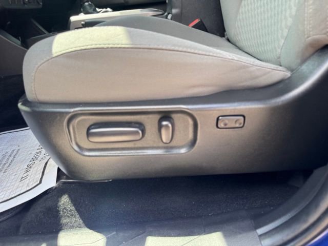 Used 2022 Toyota Tacoma SR5 RWD image 11