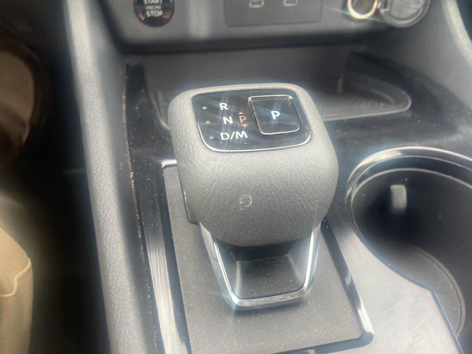 Used 2024 Nissan Rogue S AWD/4WD image 18