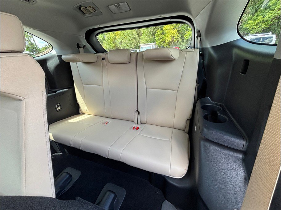 Used 2020 Toyota Highlander XLE FWD image 40