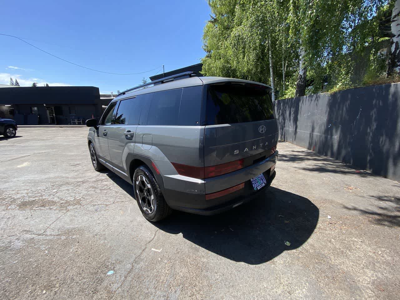 Used 2024 Hyundai Santa Fe SEL FWD image 4