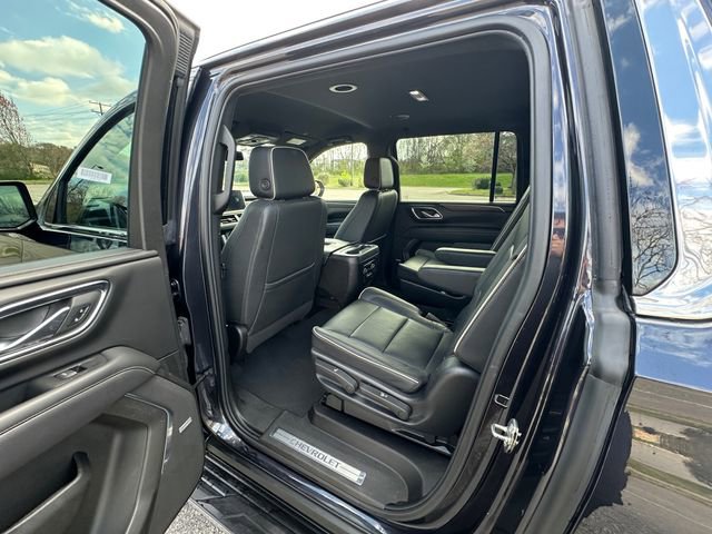 Used 2023 Chevrolet Suburban Premier image 19