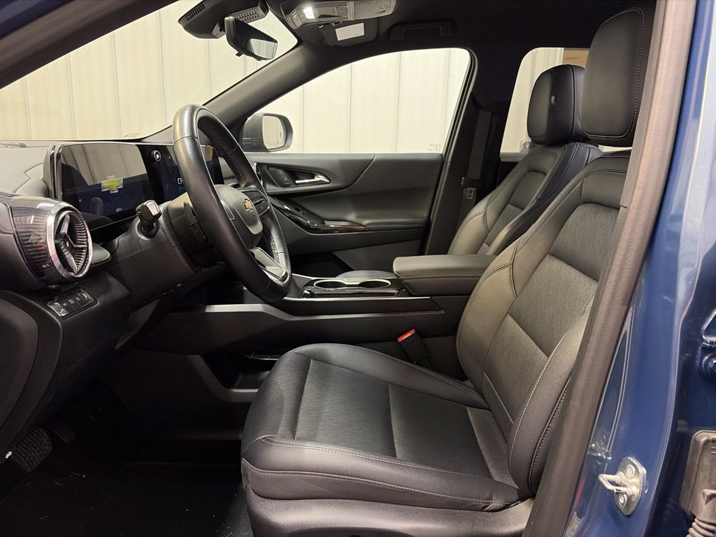 Used 2025 Chevrolet Equinox LT w/ Convenience Package II AWD/4WD image 12