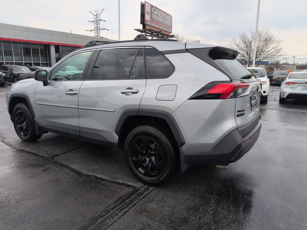 Used 2021 Toyota RAV4 LE image 3