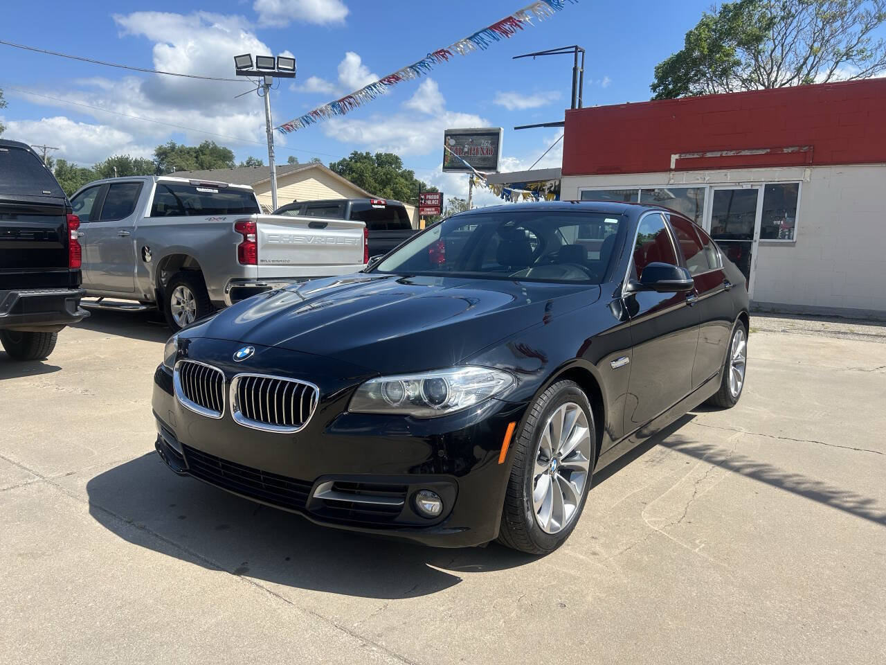 Used 2016 BMW 528i xDrive Sedan AWD/4WD image 2