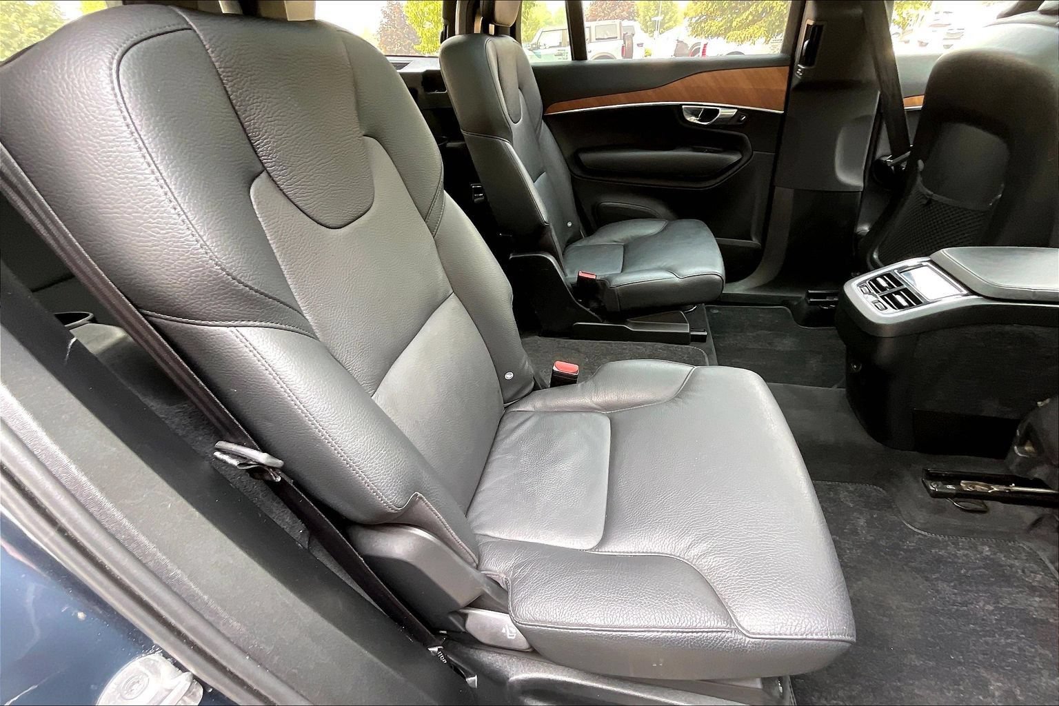 Used 2024 Volvo XC90 B6 Plus AWD/4WD image 22