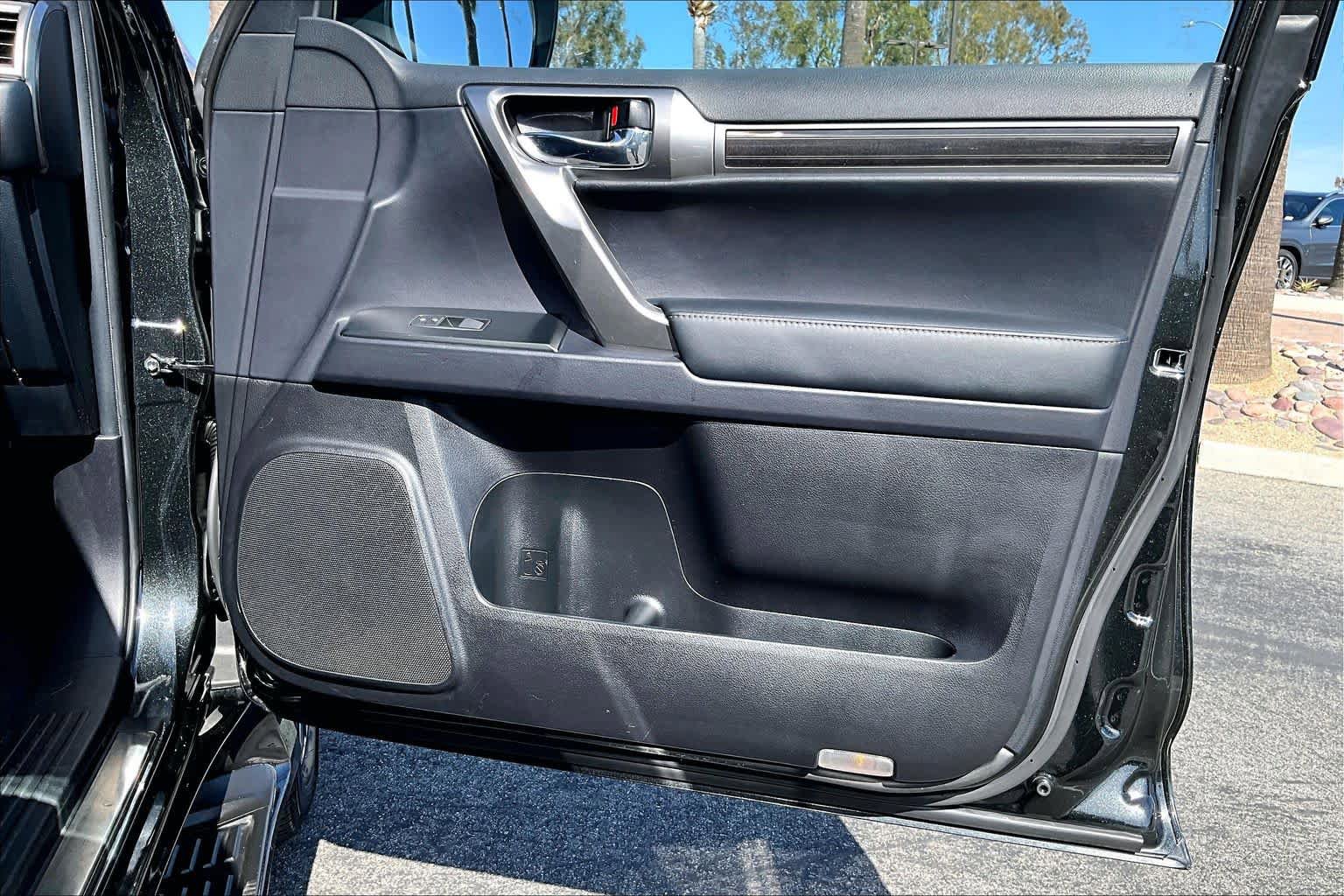 Used 2023 Lexus GX 460 Luxury w/ Accessory Package AWD/4WD image 21