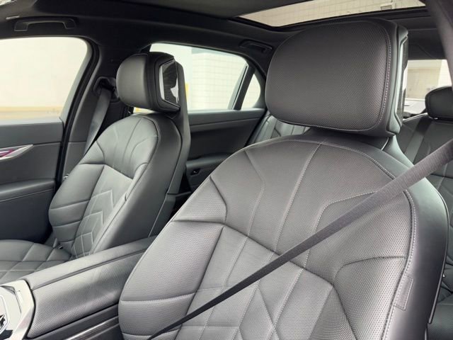 Certified 2024 BMW i7 xDrive60 image 7