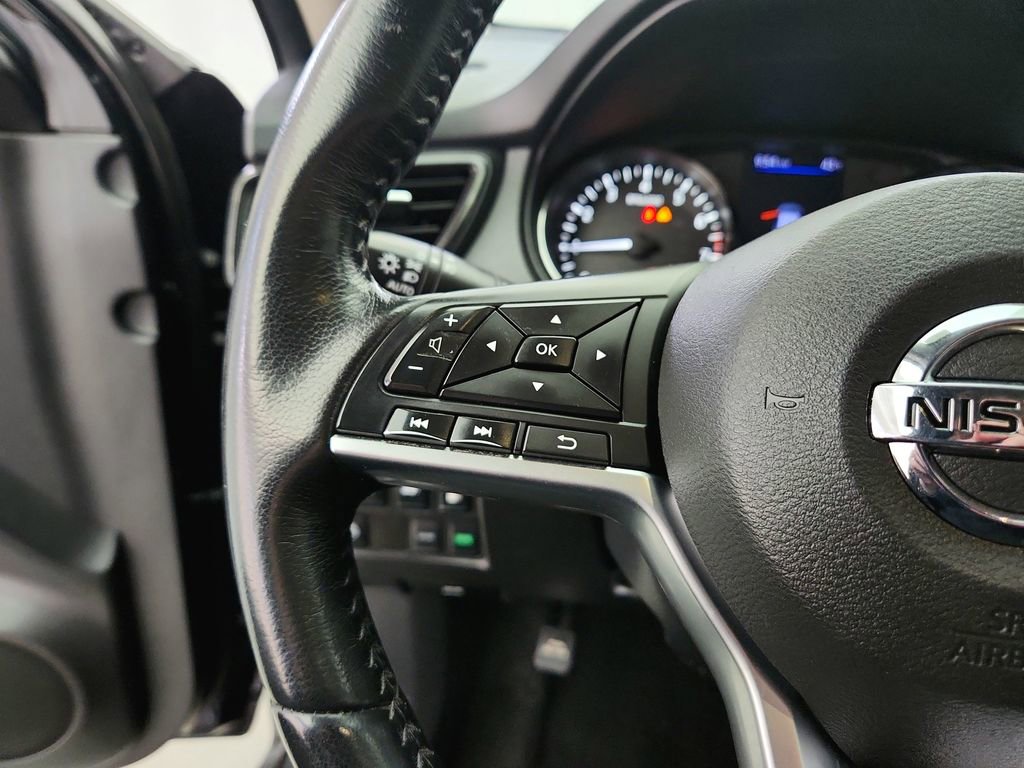 Used 2018 Nissan Rogue SL image 17