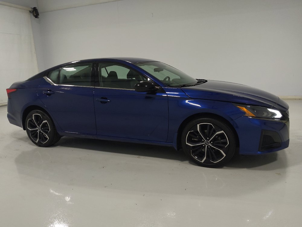 Used 2023 Nissan Altima 2.5 SR AWD/4WD image 11