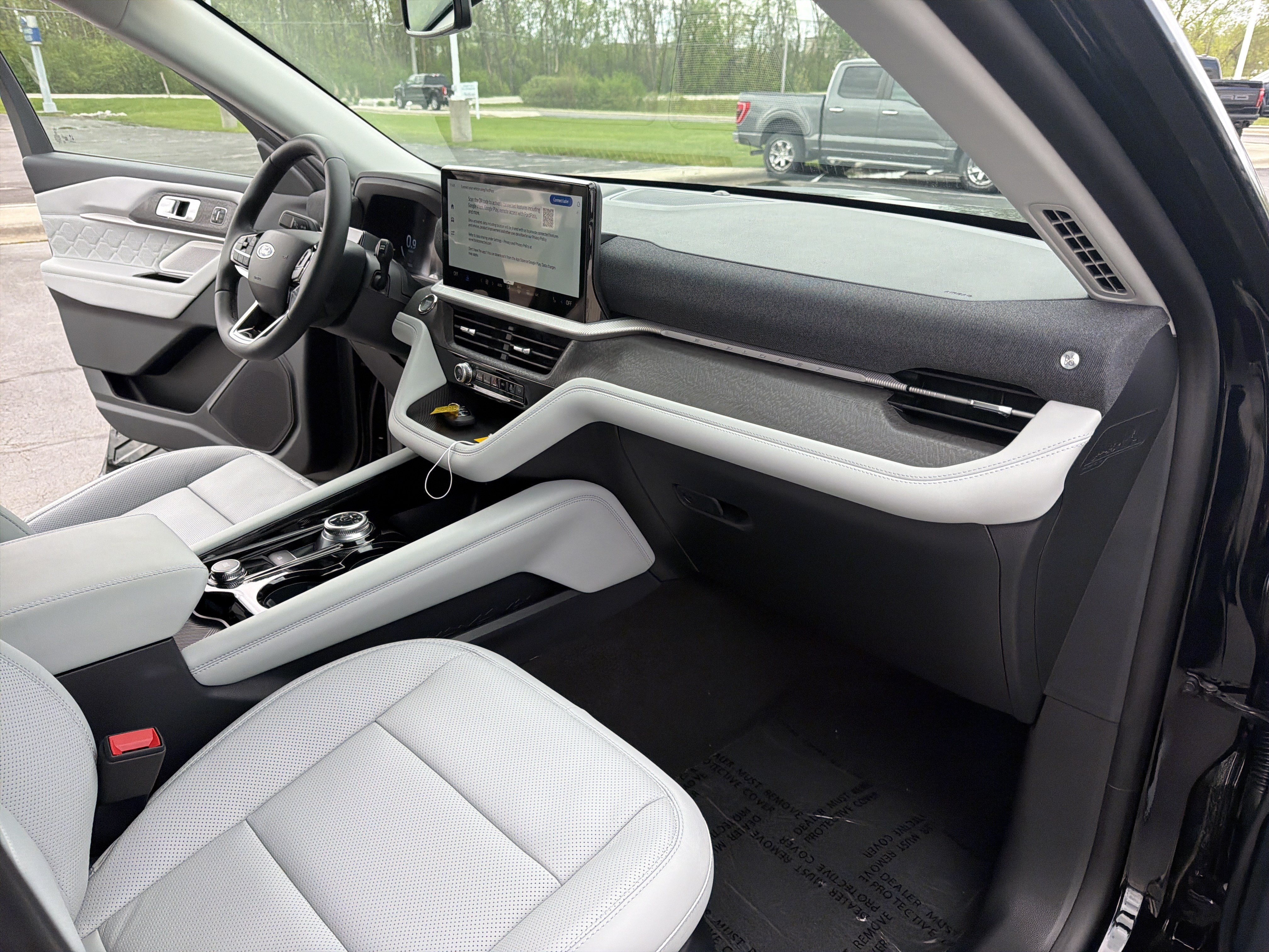 New 2026 Ford Explorer Platinum w/ LUX Leather Package AWD/4WD image 31
