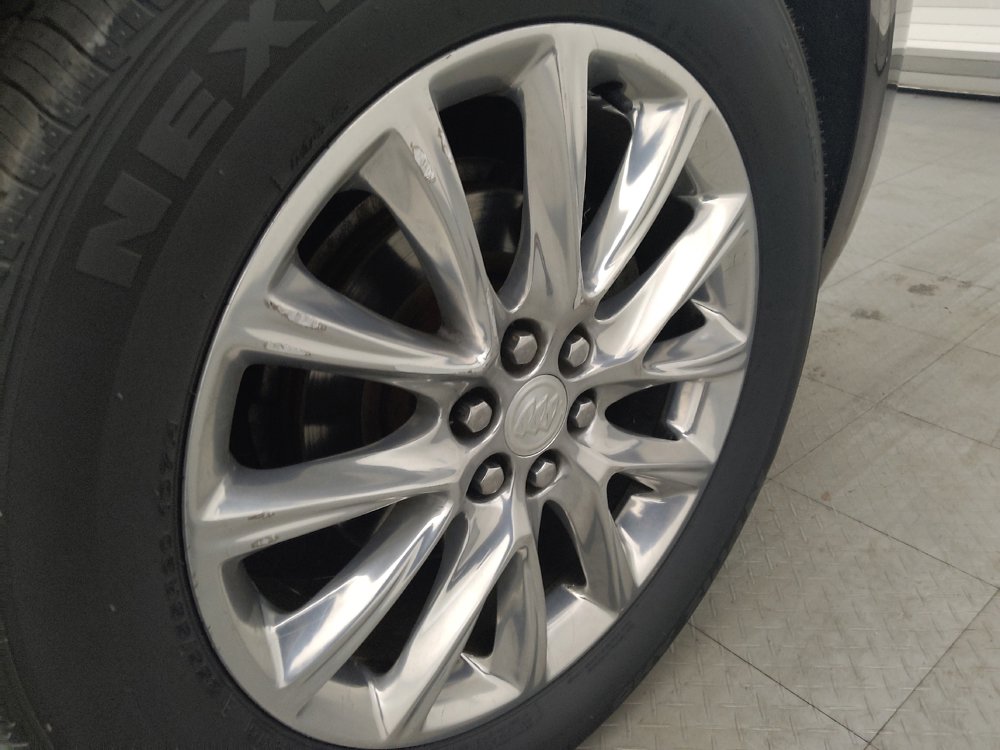 Used 2019 Buick Enclave Essence FWD image 31