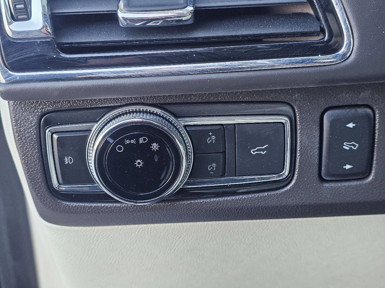 Used 2018 Lincoln Navigator L Black Label w/ Cargo Package AWD/4WD image 25